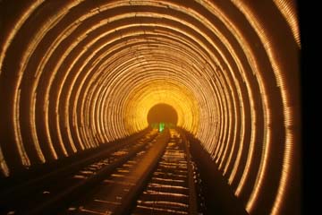bund_tunnel04.jpg