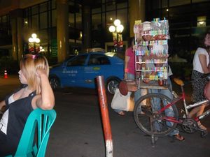 thaniya_yatai_081008.jpg